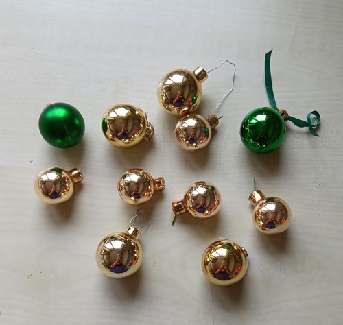 Kleine christbaumkugeln - 11,